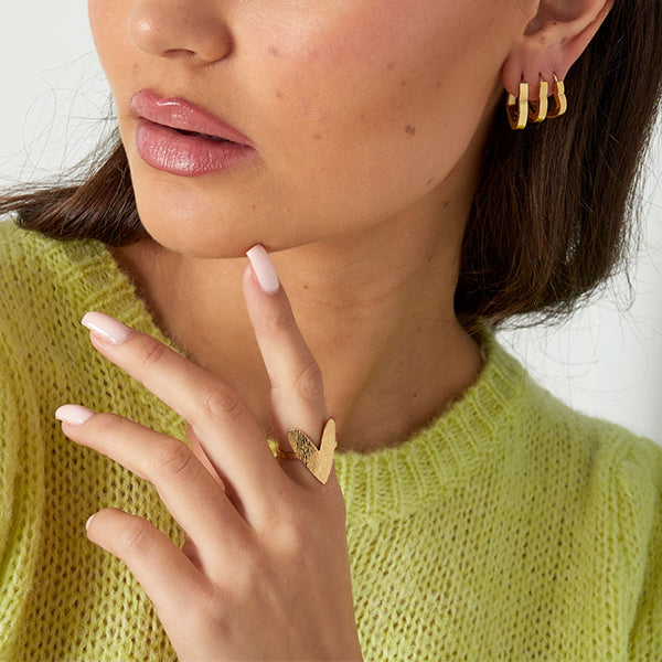 Goldene Herzumarmung