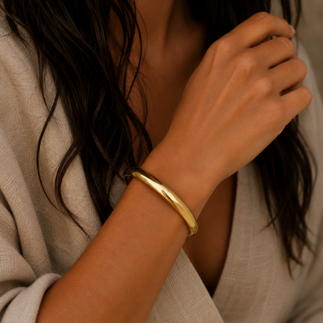 Classic Gold Bangle 8MM (Gold)
